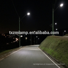 luz de rua solar com pólo luz de rua solar ao ar livre